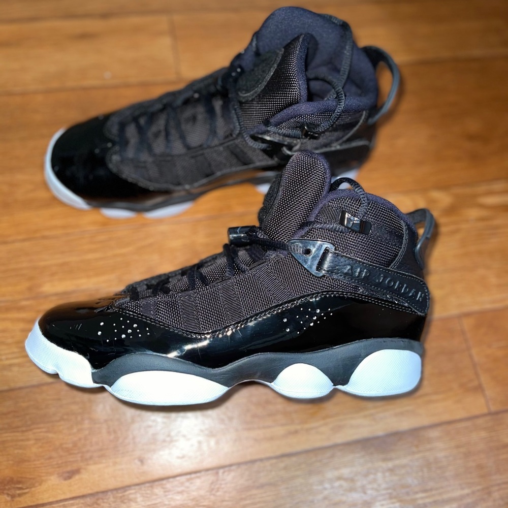 Sneakers - Picture 5 of 5